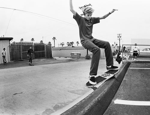 Tony Hawk Frontside Smith Grind at VGs Bank Cardiff 1982