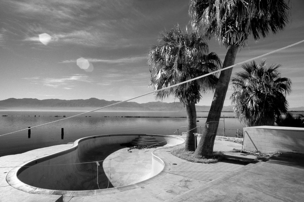B & W Salton Sea Dream Skate Pool Photo Print 12 x 16